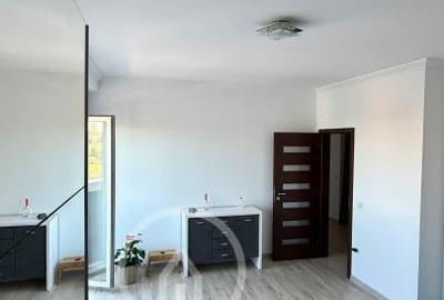 Apartament cu 3 camere semidecomandat, mobilat în Între Lacuri - 10