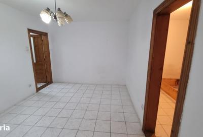 Apartament cu 2 camere nedecomandat în Nufărul