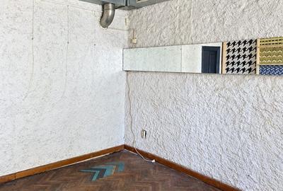 Casă individuală cu 5 camere cu Canalizare în Cișmigiu