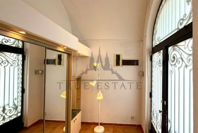 Apartament cu 7 camere decomandat, mobilat în Capitale - 11