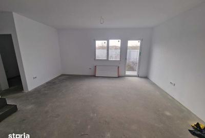 Casă cu 4 camere cu Teren 125 Mp în Barieră
