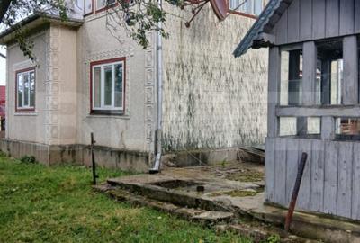 Casă cu 5 camere cu Teren 2584 Mp în Plutonița