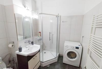 Apartament cu 3 camere decomandat în Calea București