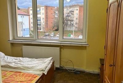 Apartament cu 2 camere semidecomandat în Petros