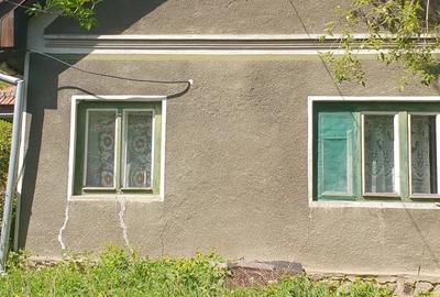 Casă cu 3 camere cu Teren 20000 Mp în Central