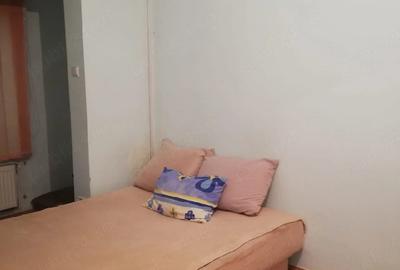 Garsonieră decomandată în Lipovei