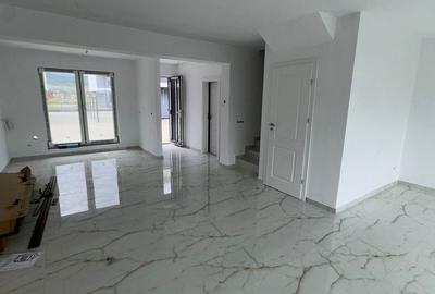 Apartament cu 3 camere decomandat în Central - 2