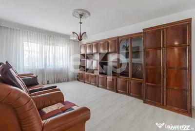 Apartament cu 3 camere decomandat în Lotus