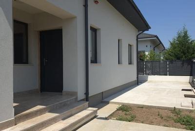 Casă cu 4 camere cu Teren 357 Mp în Central