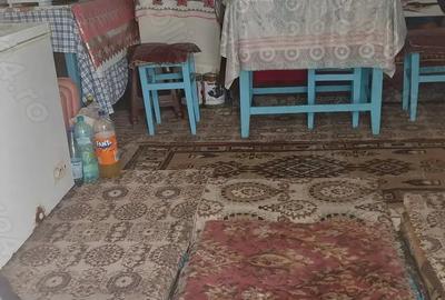 Casă cu 3 camere cu Teren 2000 Mp în Platonești - 1