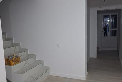 Casă cu 4 camere în Central