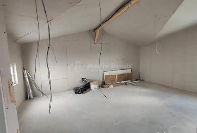Casă cu 4 camere cu Teren 200 Mp în Prelungirea Ghencea