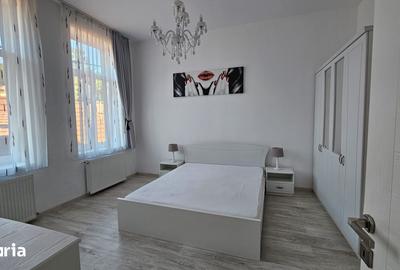 Garsonieră decomandată în Schei
