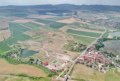 Teren Construcții intravilan de 237631 mp, în Feldioara - 1