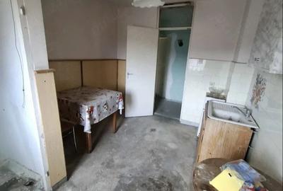 Apartament cu 4 camere decomandat în Luncă - 2