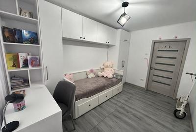 Apartament cu 3 camere decomandat în Năvodari Tabără - 1