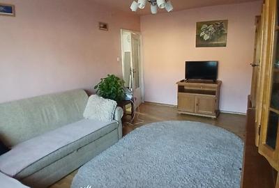 Apartament cu 3 camere decomandat în Aradului