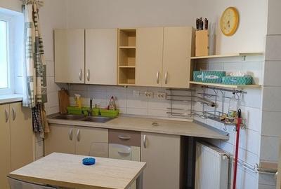 Apartament cu 3 camere decomandat în Ștefan cel Mare
