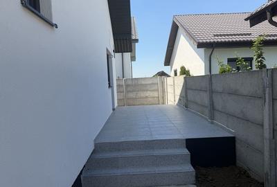 Casă cu 4 camere în Dobroești