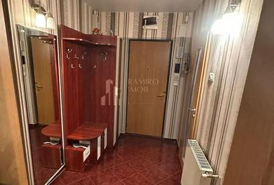 Apartament cu 4 camere decomandat în Titan