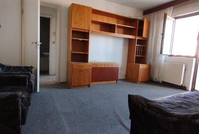 Apartament cu 2 camere semidecomandat în Centrul Civic