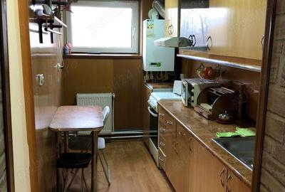 Apartament cu 2 camere decomandat în Petros