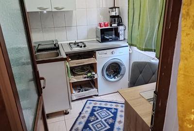 Garsonieră decomandată în Petros