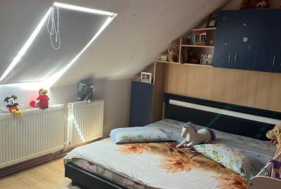 Apartament cu 3 camere semidecomandat în Exterior Vest