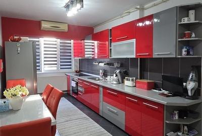 Apartament cu 2 camere decomandat în Vitrometan