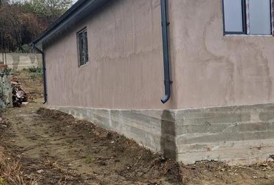 Casă cu 3 camere cu Teren 1128 Mp în Vlădești