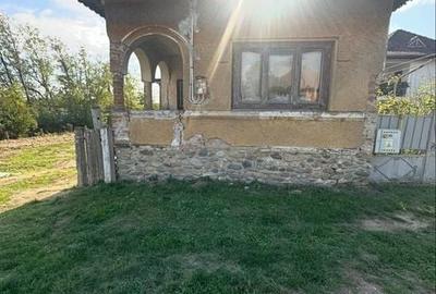 Casă cu 3 camere în Drăgoeni