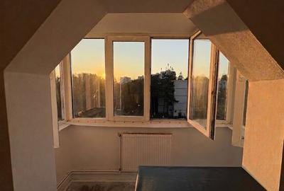 Apartament cu 3 camere semidecomandat în Budai