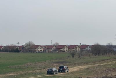 Teren Construcții intravilan de 9200 mp, în Est - 4
