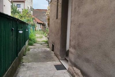 Casă cu 3 camere în Central