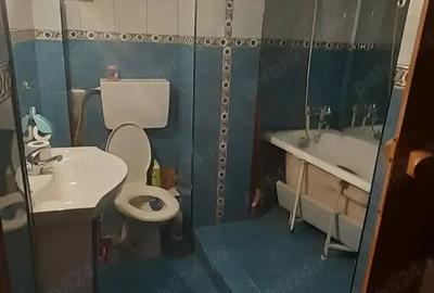 Garsonieră decomandată în Micro 5 - 8