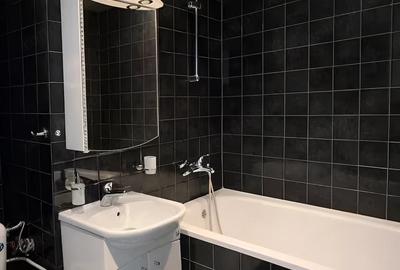 Garsonieră decomandată în Titan