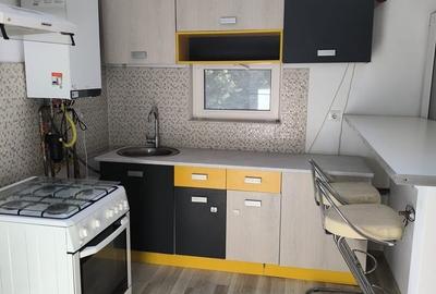 Apartament cu 2 camere decomandat în Jiului