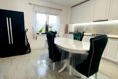 Casă cu 6 camere cu Teren 370 Mp în Haieu