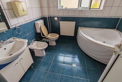 Apartament cu 4 camere în Centrul Civic