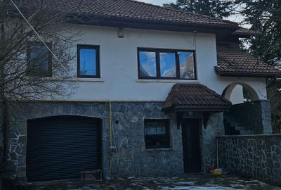 Casă cu 4 camere în Poiana Țapului - 2