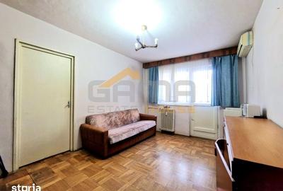 Apartament cu 3 camere semidecomandat în Aurel Vlaicu