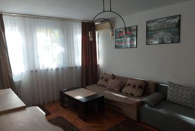 Garsonieră decomandată în Sala Palatului