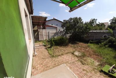 Casă cu 4 camere decomandat în Cloșca