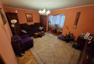 Apartament cu 4 camere decomandat în Titan - 8