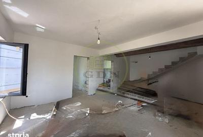 Casă cu 5 camere cu Teren 270 Mp în Malu Mare - 5