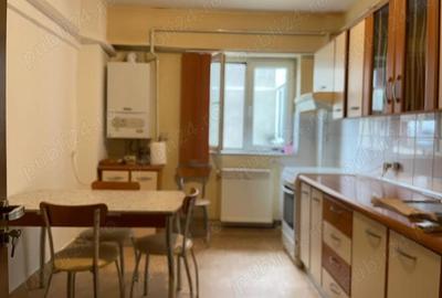 Apartament cu 3 camere decomandat în Republicii - 1