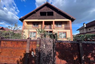 Casă individuală cu 6 camere cu Canalizare în Primăverii