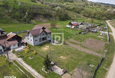 Casă cu 8 camere cu Teren 1143 Mp în Șcheia - 2