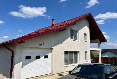 Casă cu 6 camere cu Teren 2200 Mp în Central