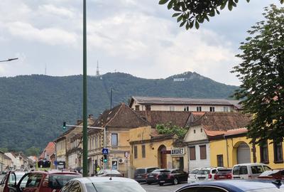 Apartament cu 3 camere decomandat, mobilat în Brașovul Vechi